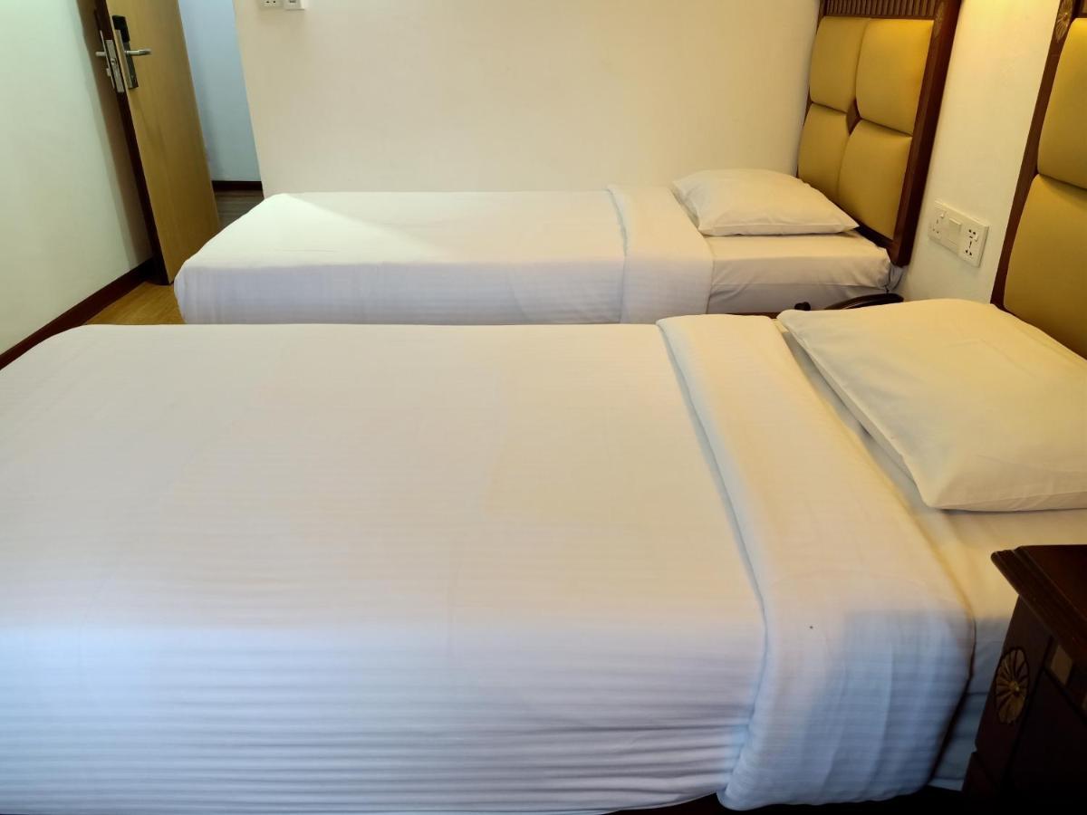 Super Oyo 90464 Borneo Suites Hotel โกตาคินาบาลู ภายนอก รูปภาพ