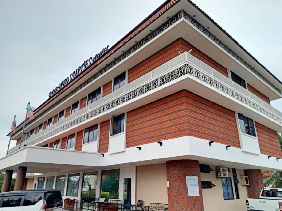 Super Oyo 90464 Borneo Suites Hotel โกตาคินาบาลู ภายนอก รูปภาพ