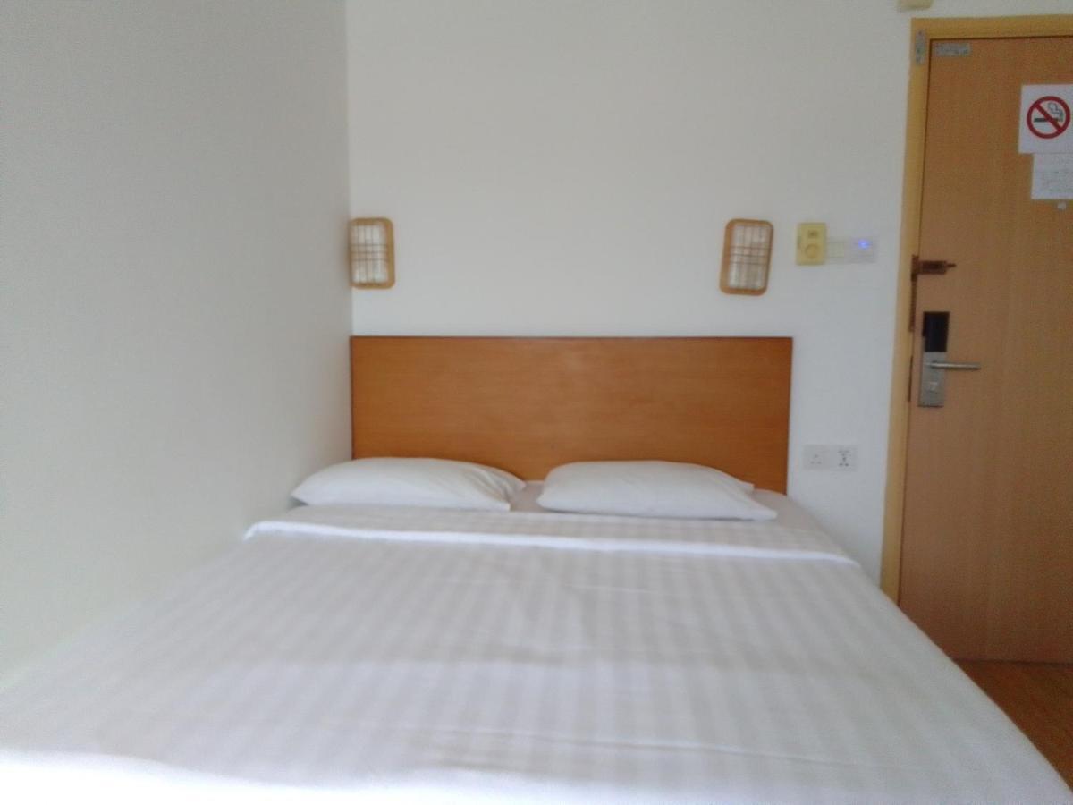 Super Oyo 90464 Borneo Suites Hotel โกตาคินาบาลู ภายนอก รูปภาพ