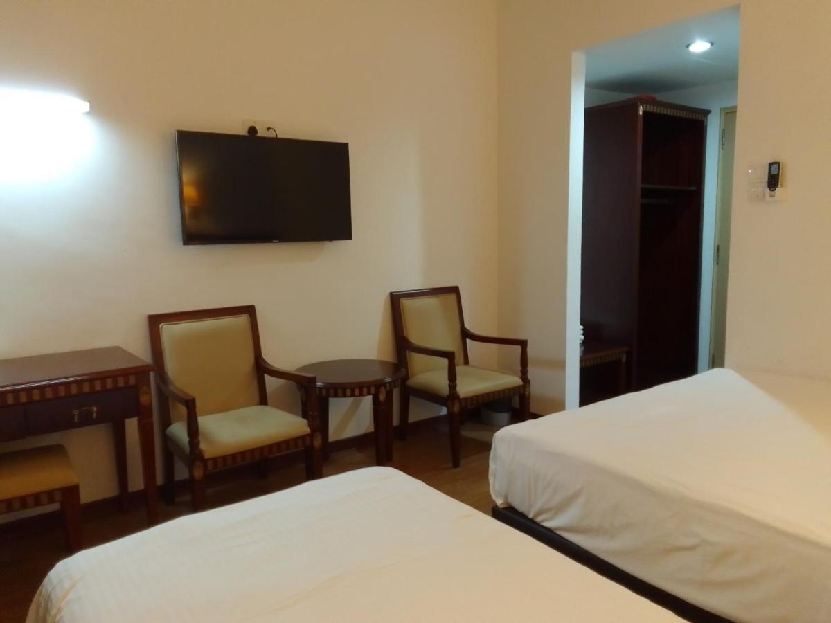 Super Oyo 90464 Borneo Suites Hotel โกตาคินาบาลู ภายนอก รูปภาพ