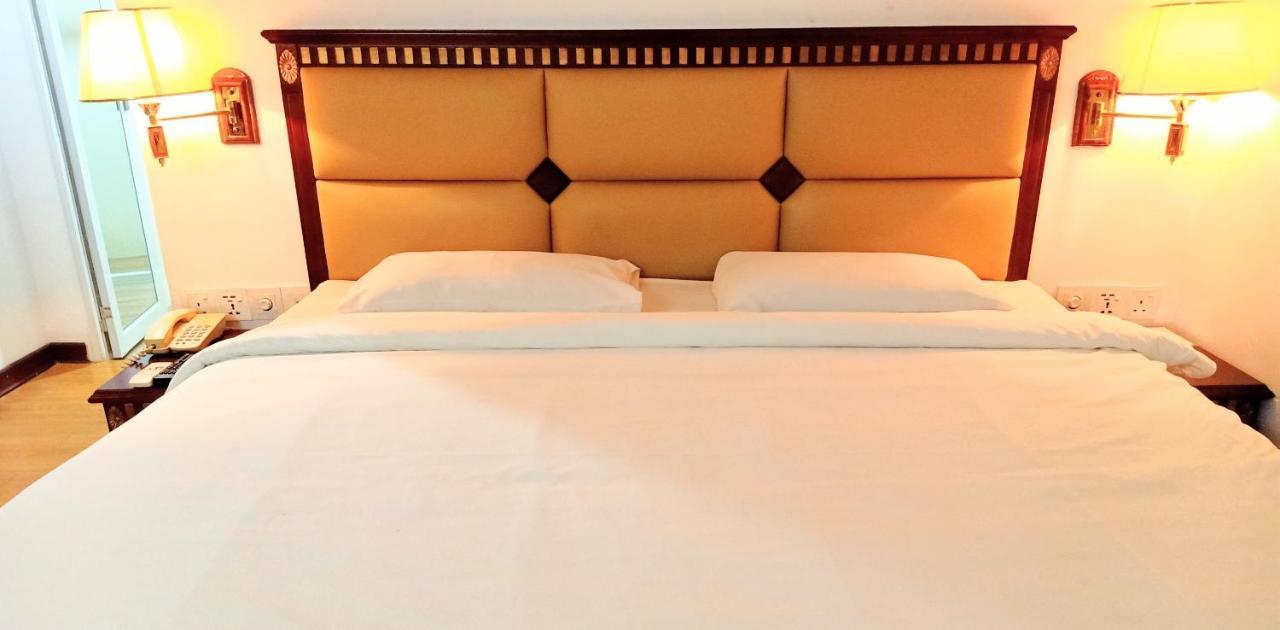Super Oyo 90464 Borneo Suites Hotel โกตาคินาบาลู ภายนอก รูปภาพ