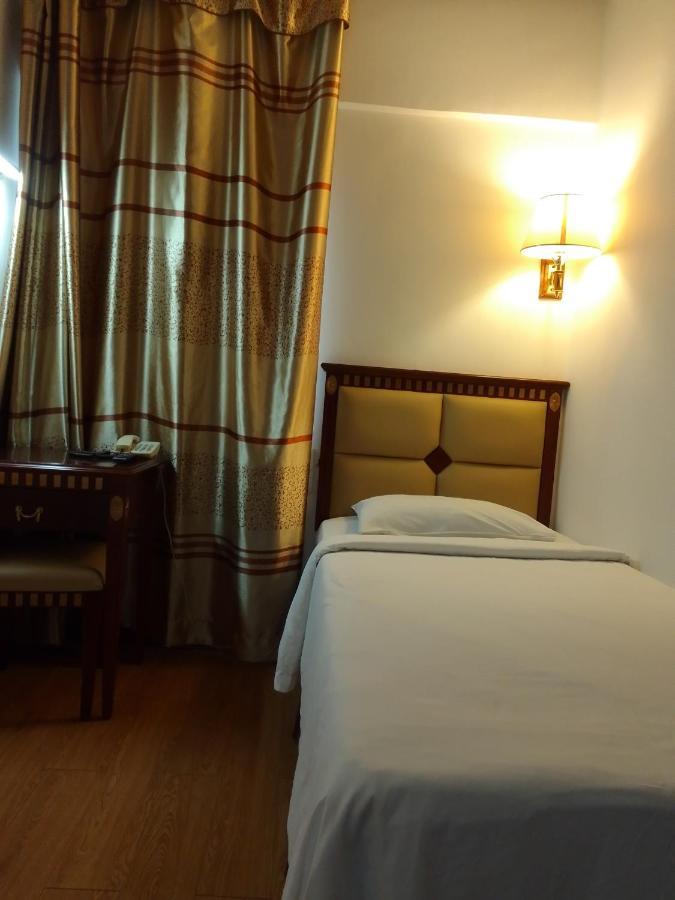 Super Oyo 90464 Borneo Suites Hotel โกตาคินาบาลู ภายนอก รูปภาพ
