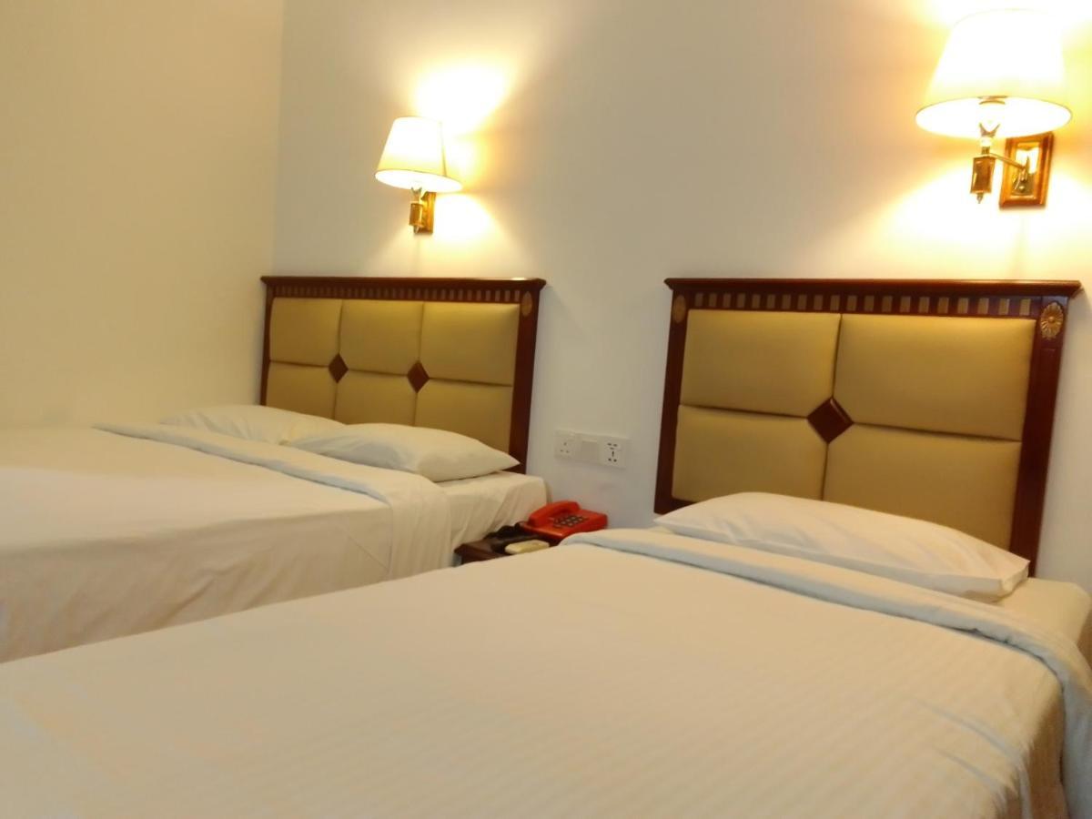 Super Oyo 90464 Borneo Suites Hotel โกตาคินาบาลู ภายนอก รูปภาพ