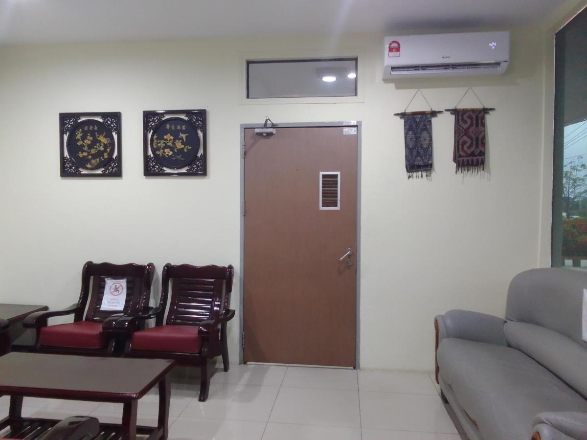 Super Oyo 90464 Borneo Suites Hotel โกตาคินาบาลู ภายนอก รูปภาพ